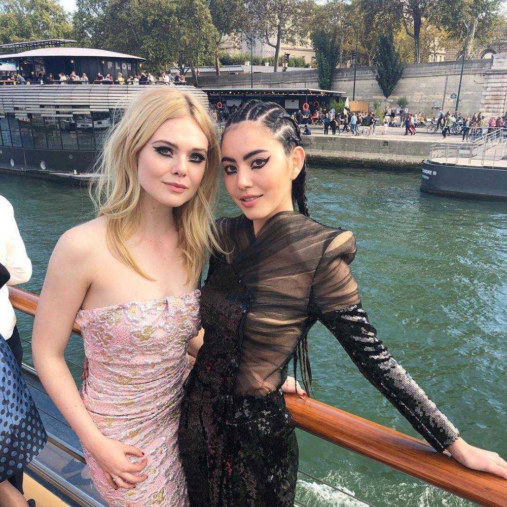 Mai Davika dan Elle Fanning (instagram.com/davikah)
