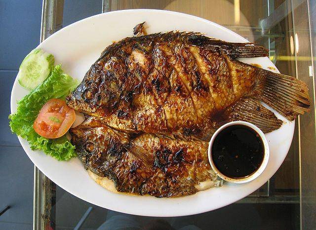 Ilustrasi hidangan ikan gurame bakar kecap (wikimedia.org)