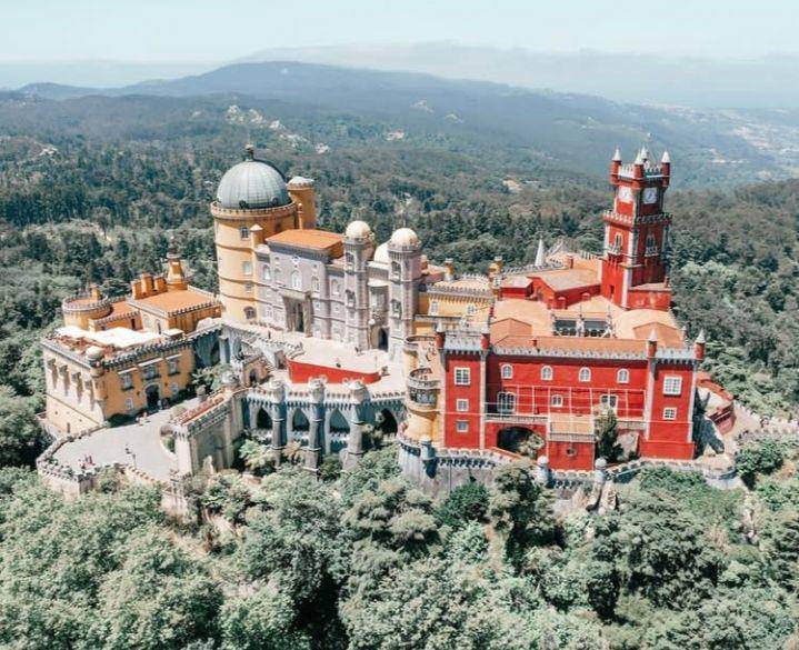 Palacio Nacional da Pena (instagram.com/locked.outside)