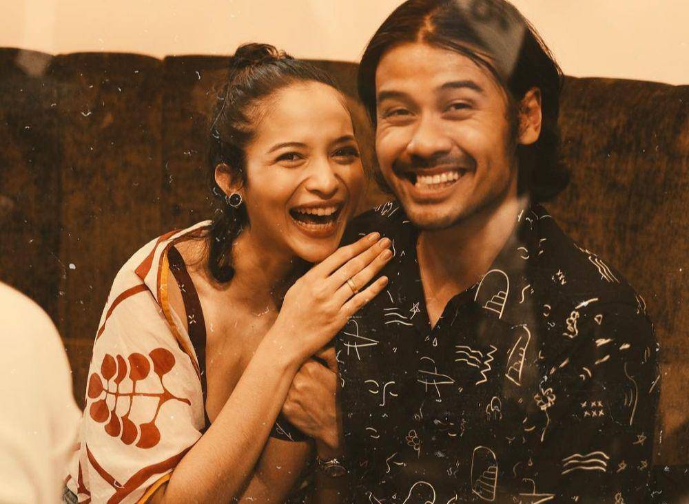 kemesraan pasangan Putri Marino dan Chicco Jerikho (instagram.com/putrimarino)
