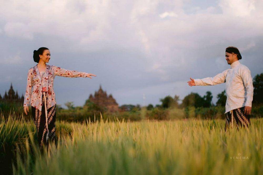 Prewedding dengan Kebaya Klasik (instagram.com/karinanadila8921)
