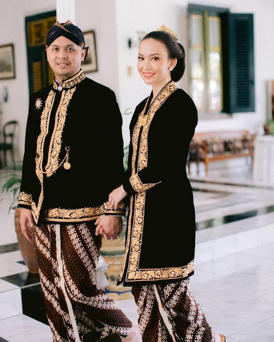 Prewedding dengan Kebaya Klasik (instagram.com/karinanadila8921)