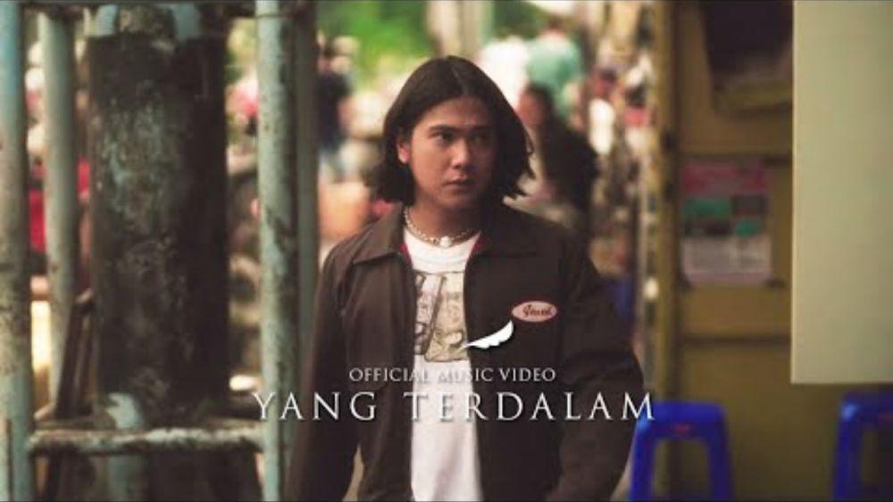 12 Aksi Netizen Parodikan Lagu "Yang Terdalam", Kreatif Abis!
