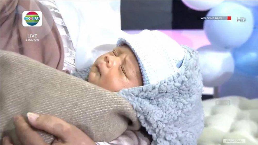momen Lesti-Billar umumkan wajah Baby L (dok. Indosiar)
