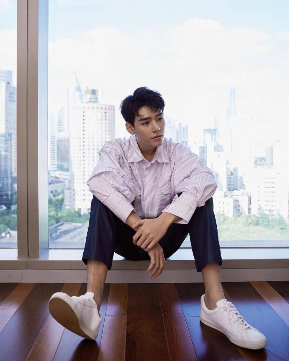 padu padan outfit nuansa putih ala Gong Jun (instagram.com/gongjunhahaha)