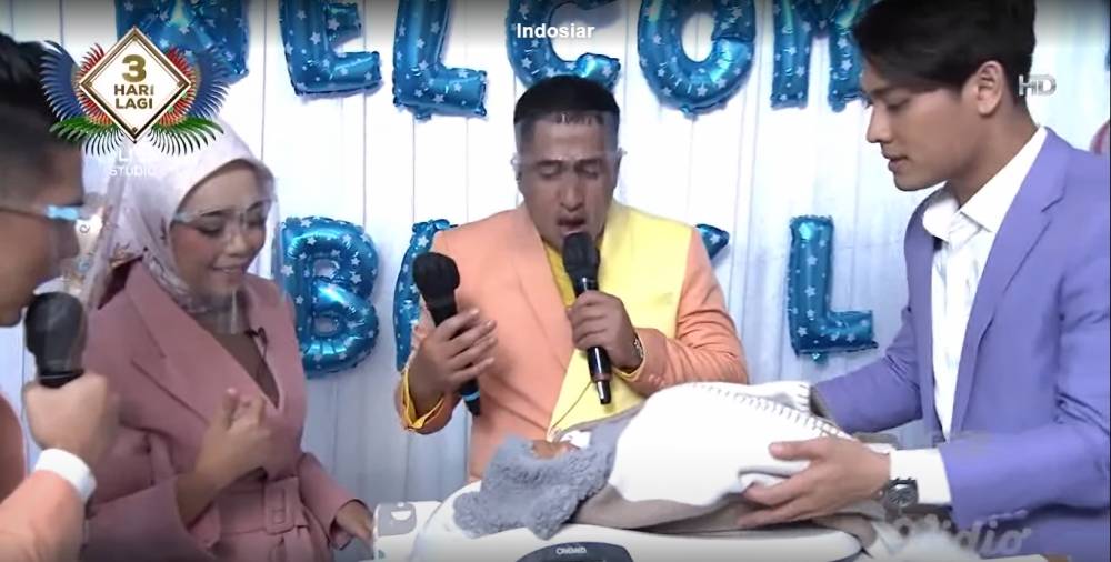 momen Lesti-Billar umumkan wajah Baby L (dok. Indosiar)