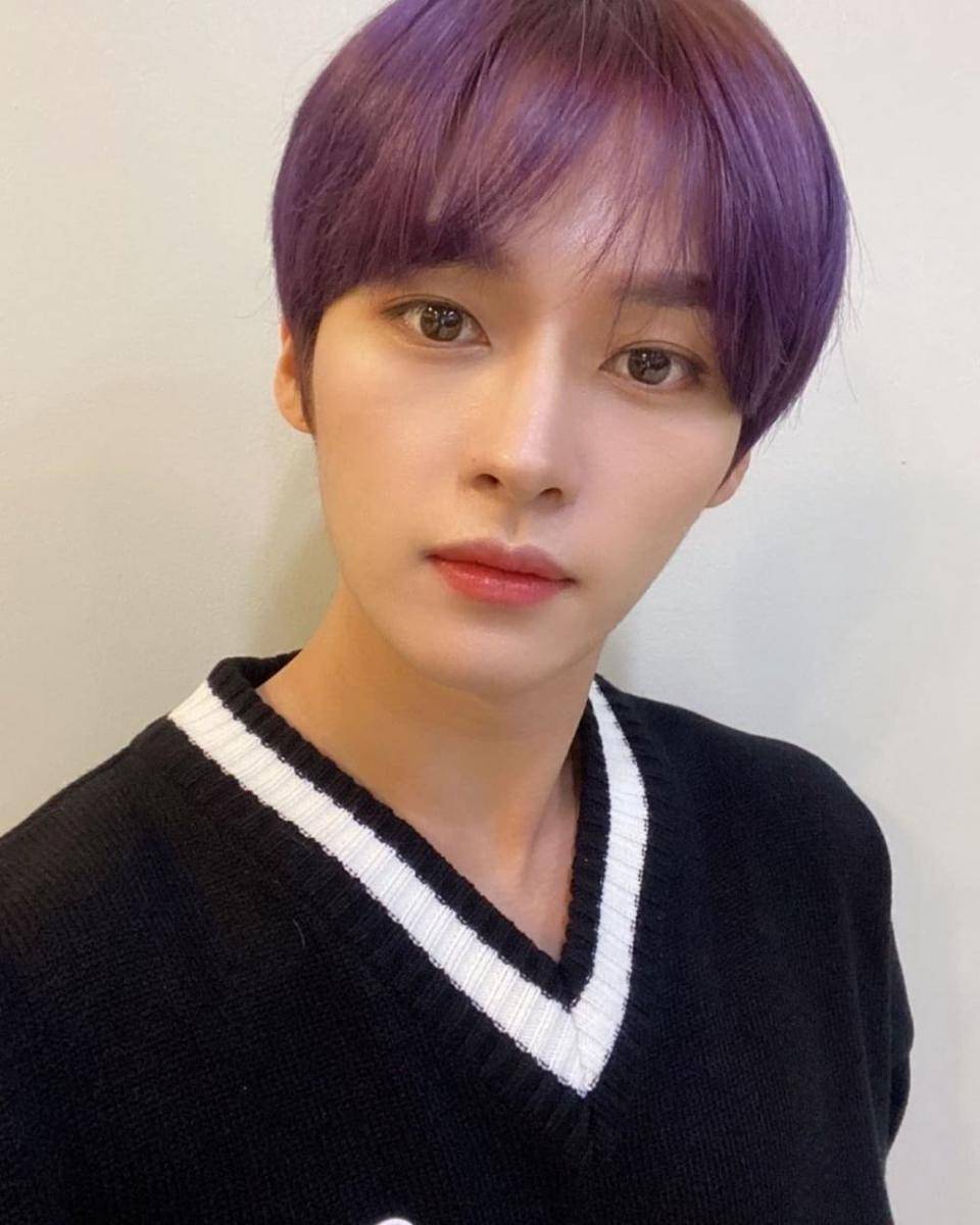 Lee Know Stray Kids (Instagram.com/realstraykids)