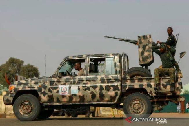 Arsip - Pasukan keamanan berpatroli di Jangebe, Zamfara, Nigeria, Maret 2021. (ANTARA/Reuters/Afolabi Sotunde/as)