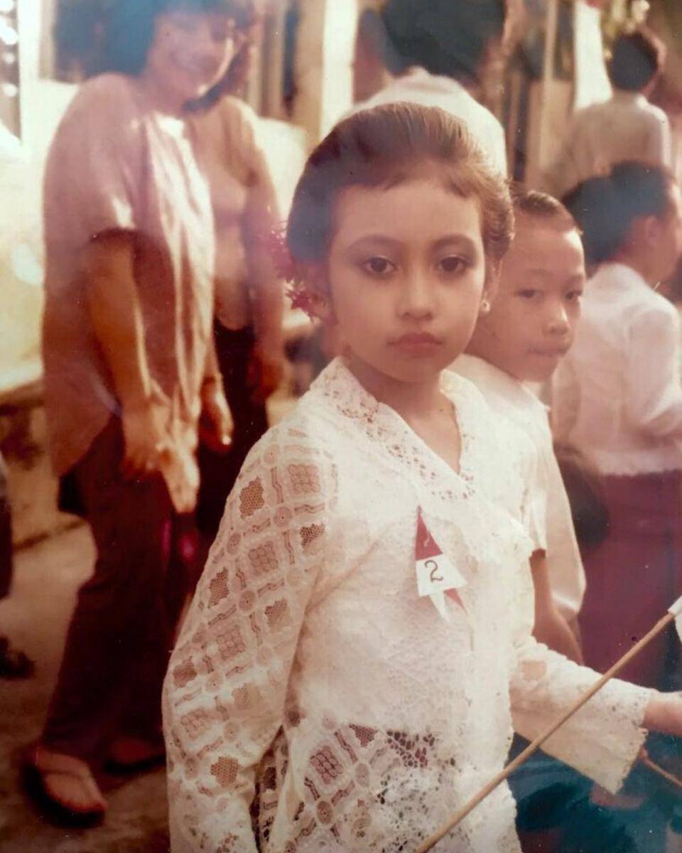 masa kecil Annisa Trihapsari (instagram.com/hapsarianissa29)