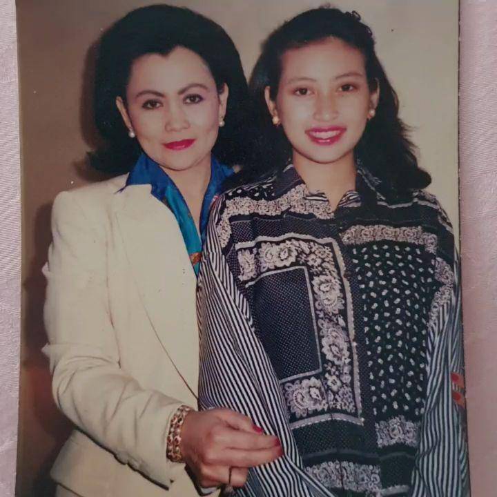 masa kecil Annisa Trihapsari (instagram.com/hapsarianissa29)