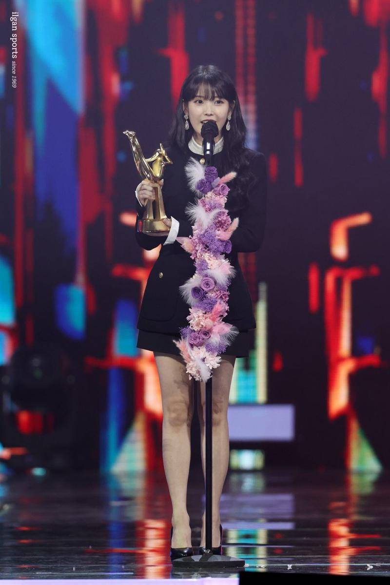 IU di Golden Disc Awards 2022 (twitter.com/JTBC_Awards)