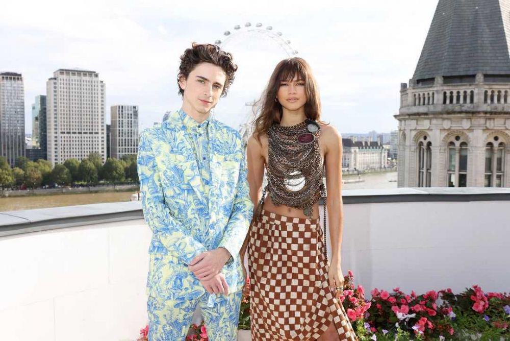 10 Aktris Populer yang Pernah Jadi Lawan Main Timothee Chalamet