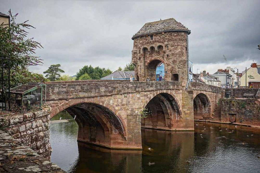 Monnow Bridge and Gate (instagram.com/gwrgant)