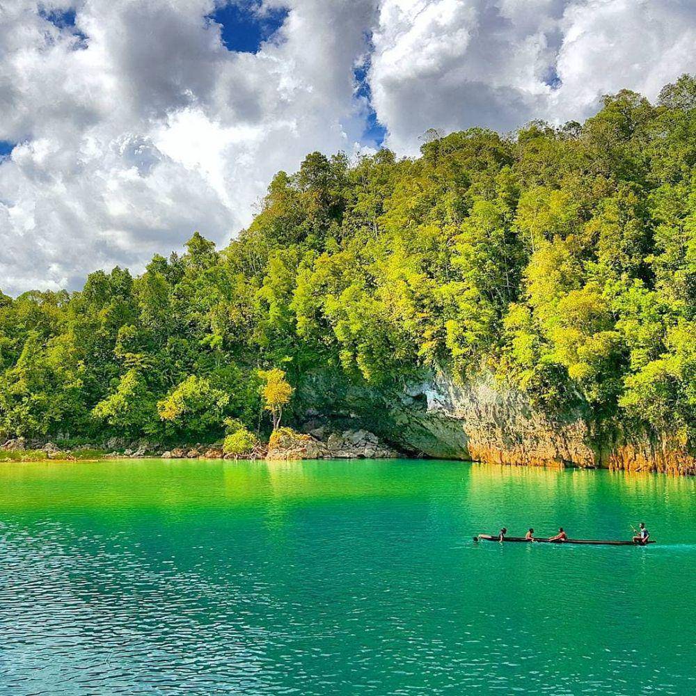 potret Danau Uter (instagram.com/genpi_papuabarat)