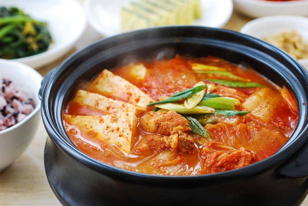 kimchi jjigae (www.koreanbapsang.com)