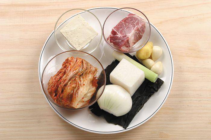 kimchi jjigae (www.korea.net)