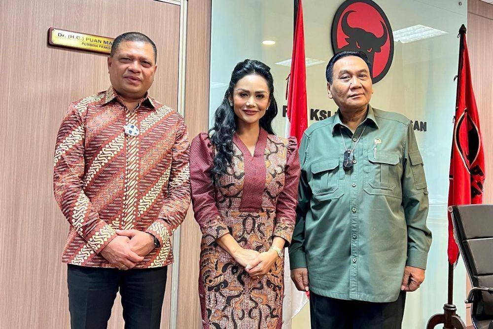 Raul Lemos temani Krisdayanti ke DPR RI (Instagram.com/krisdayantilemos)