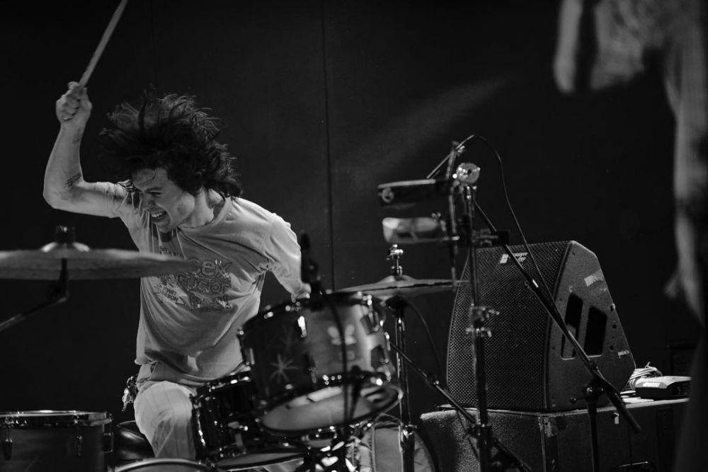 Maxx Morando (Instagram.com/liilytheband)