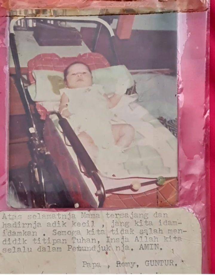 masa kecil Annisa Trihapsari (instagram.com/hapsarianissa29)
