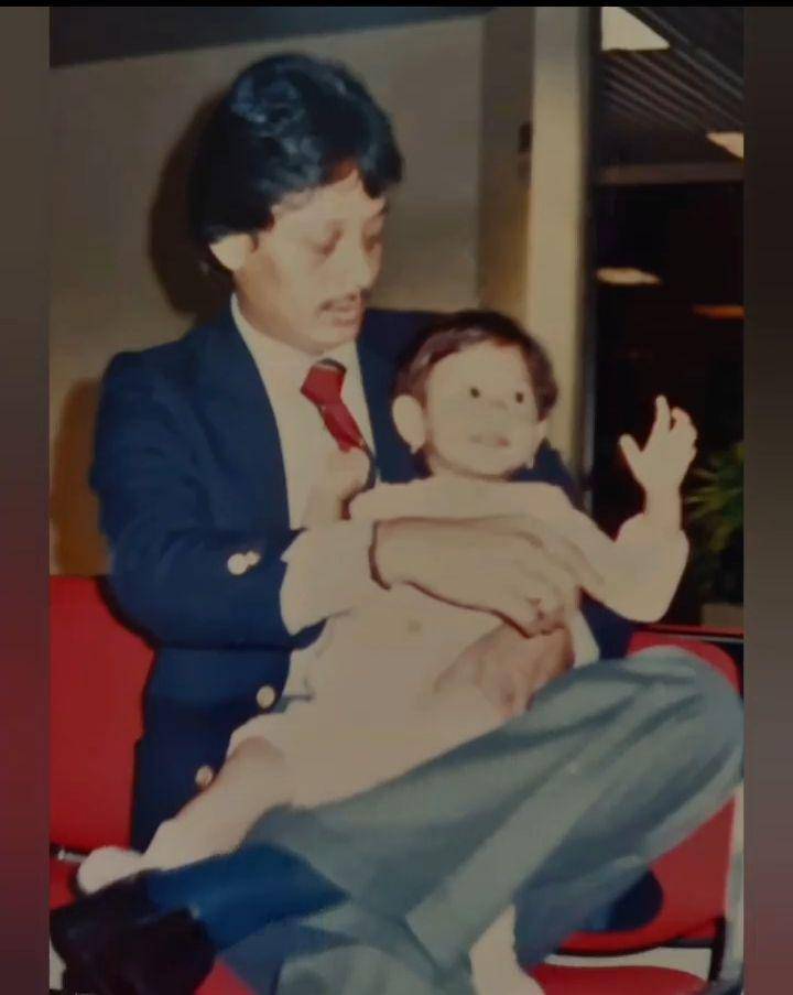 masa kecil Annisa Trihapsari (instagram.com/hapsarianissa29)