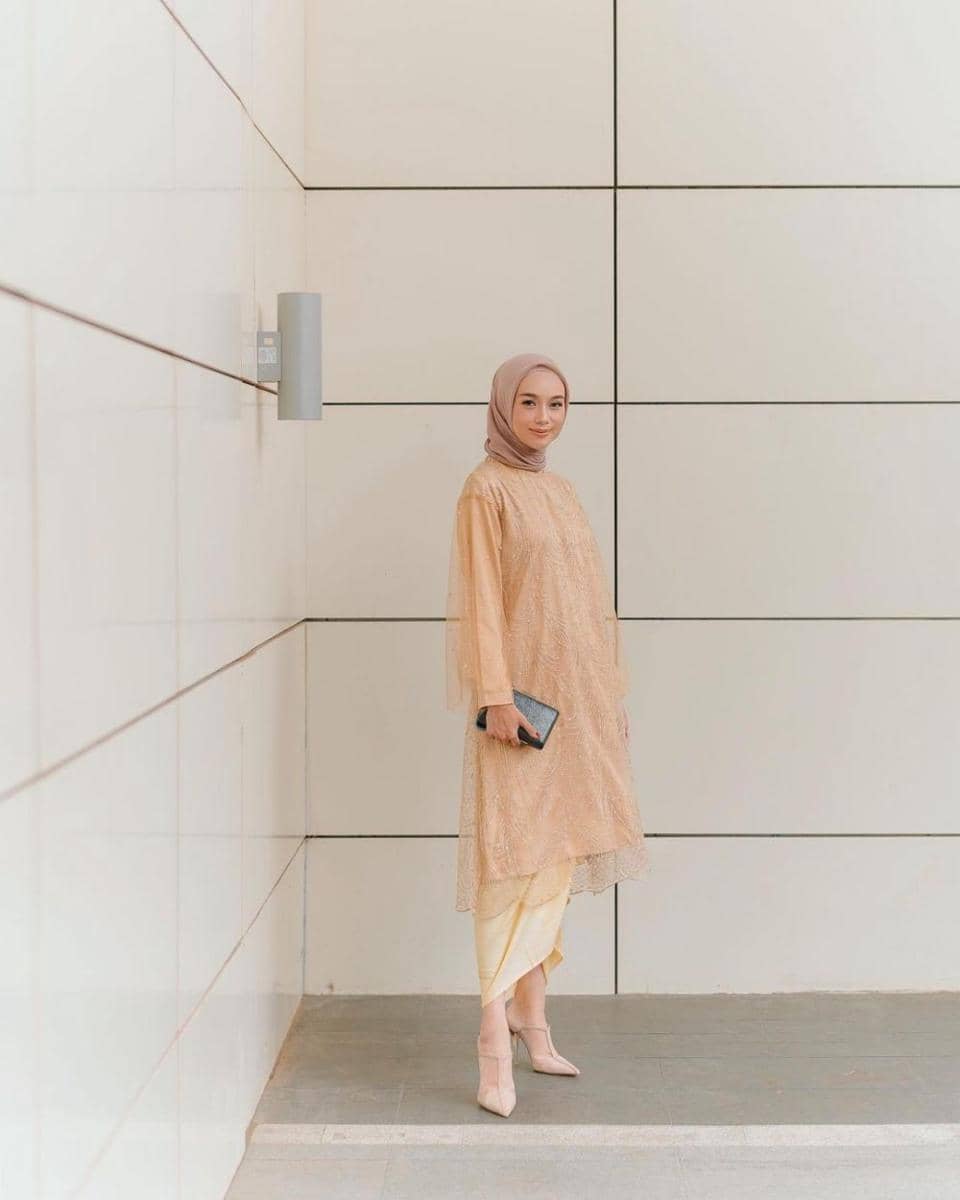 Kebaya Selebgram Vira Tandia (instagram.com/viratandia)