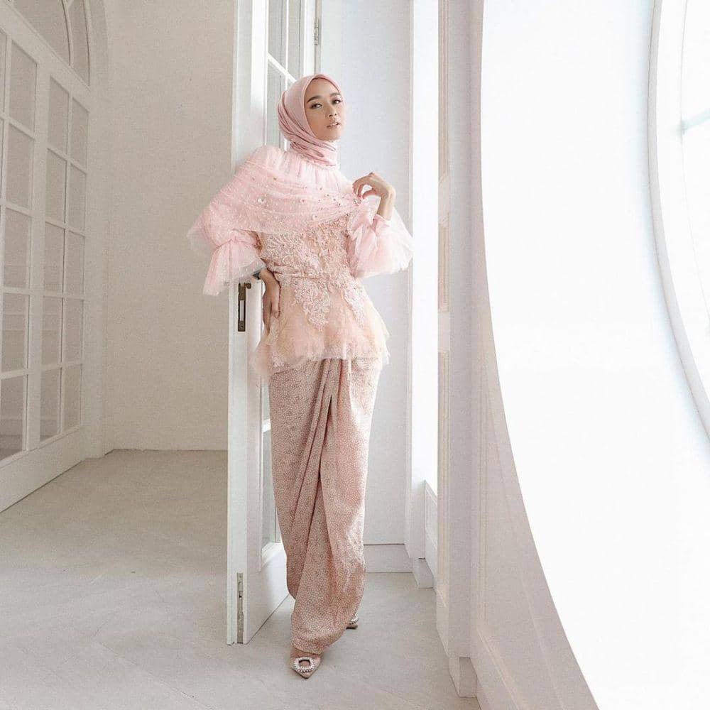 Kebaya Selebgram Vira Tandia (instagram.com/viratandia)