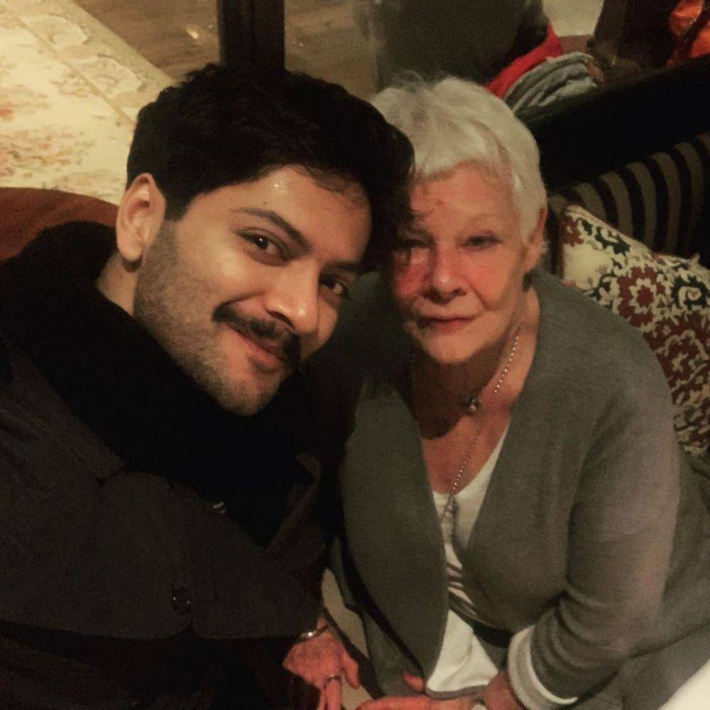 Ali Fazal, Judi Dench (instagram.com/alifazal9)