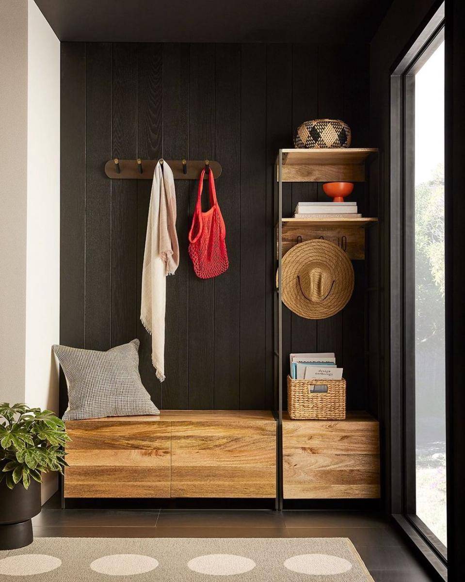 inspirasi dekorasi mudroom (instagram.com/westelm)