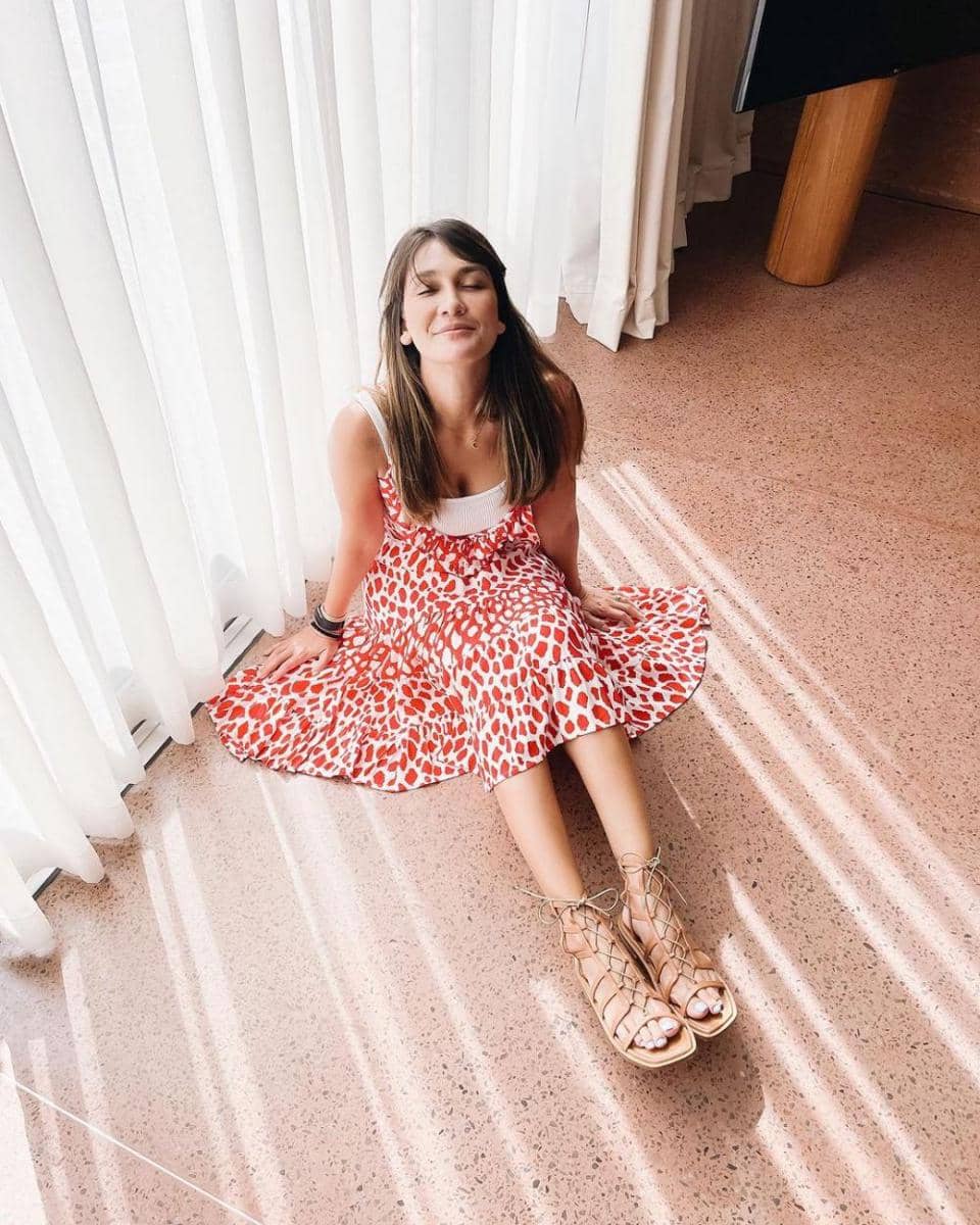 Outfit Pantai Luna Maya (instagram.com/lunamaya)