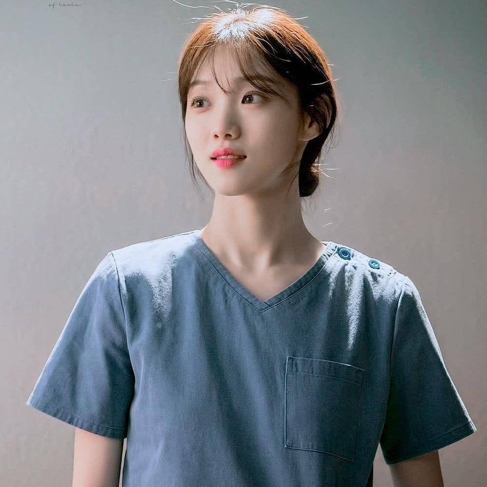 potret Lee Sung Kyung (instagram.com/baesungkyung)