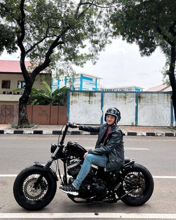 Gaya busana Harris Illanno Vriza (instagram.com/harrisvriza)