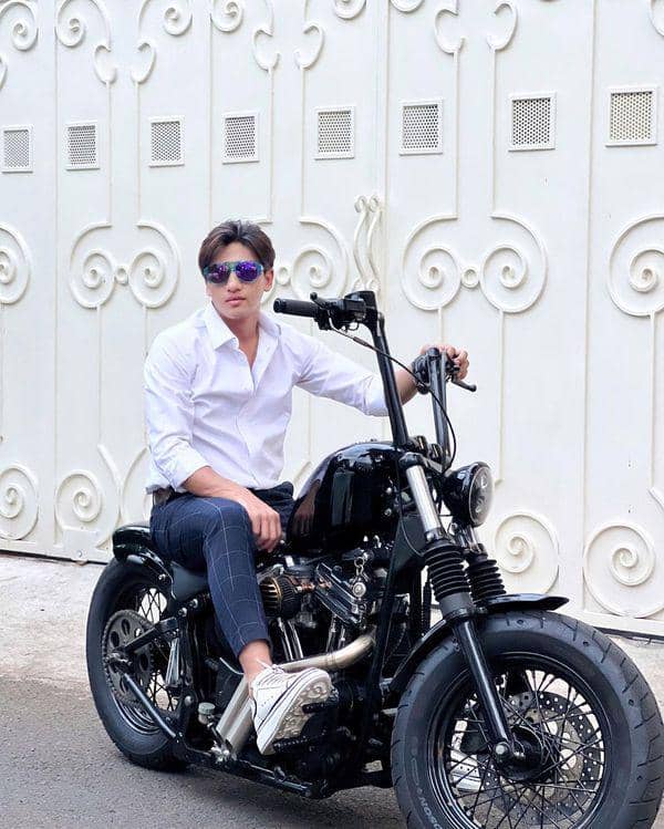 Gaya busana Harris Illanno Vriza (instagram.com/harrisvriza)