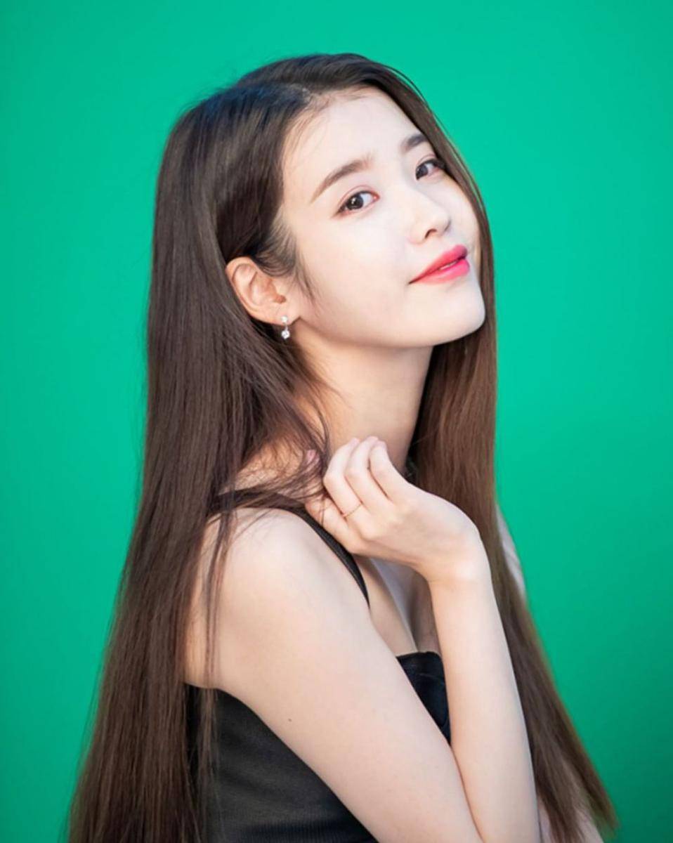 potret Iu (instagram.com/iu_leejieun516)