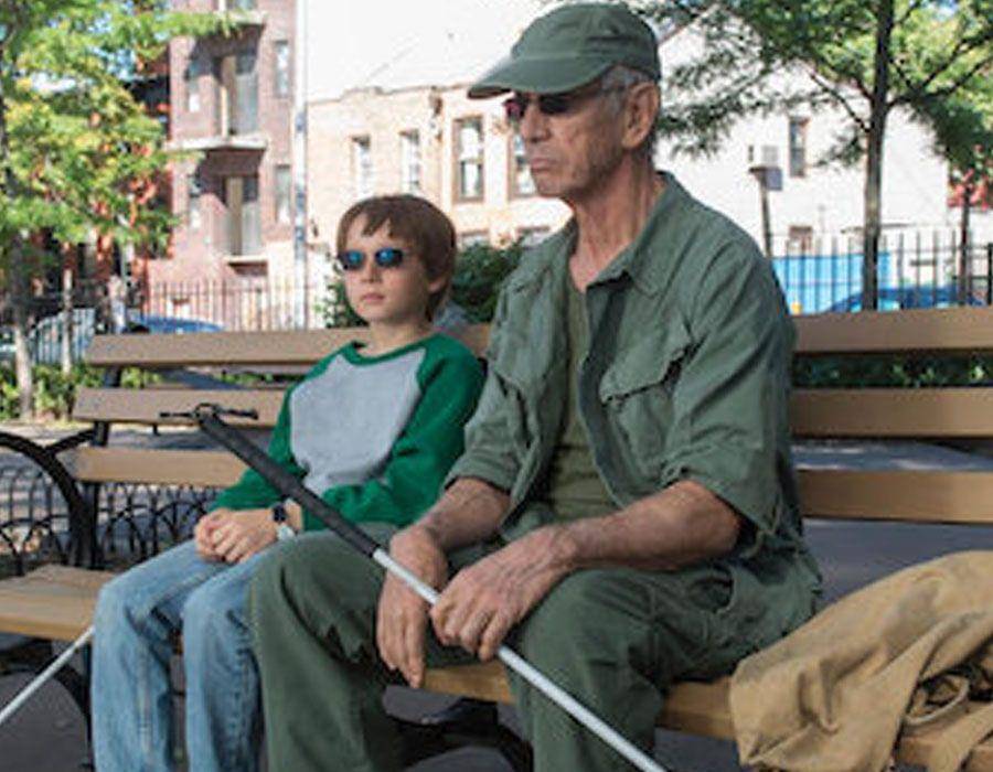 Matt Murdock saat anak-anak dan Stick (dok. Netflix/Daredevil)