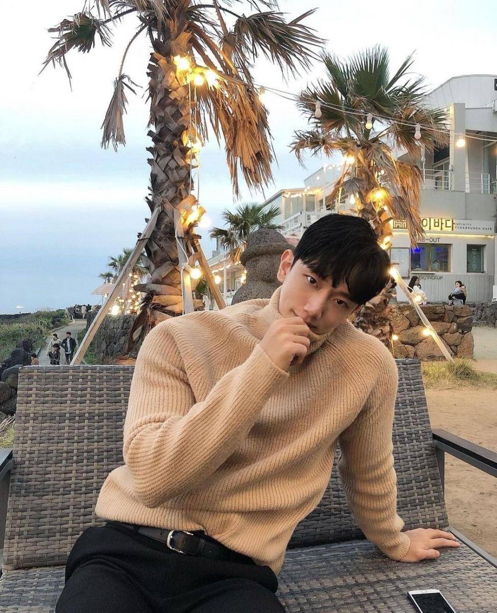 Kim Hyeon Joong (instagram.com/__1126.1)