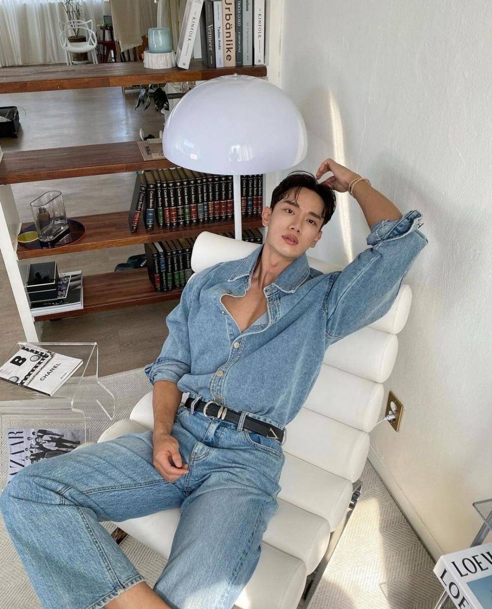 Kim Hyeon Joong (instagram.com/__1126.1)