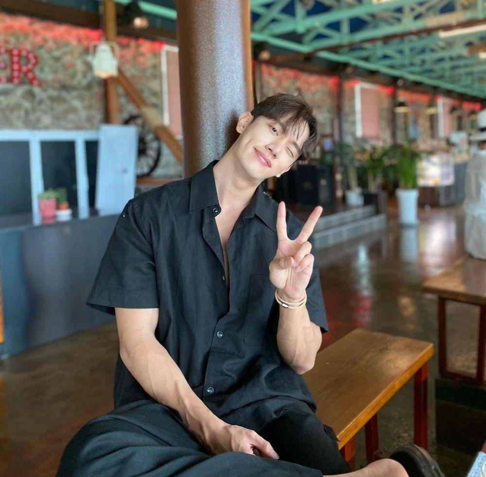 Kim Hyeon Joong (instagram.com/__1126.1)