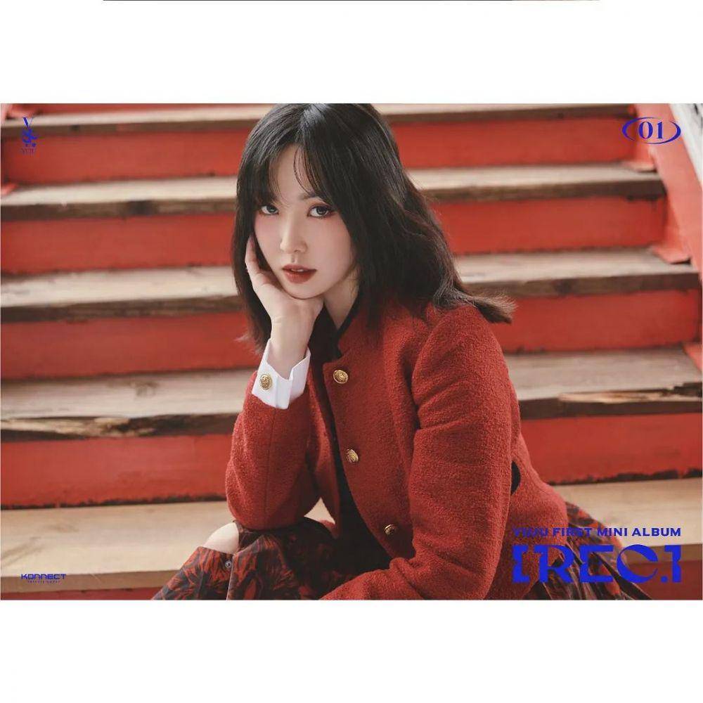 Yuju di konsep foto pertama untuk mini album pertamanya, REC (instagram.com/yuju_konnectent)
