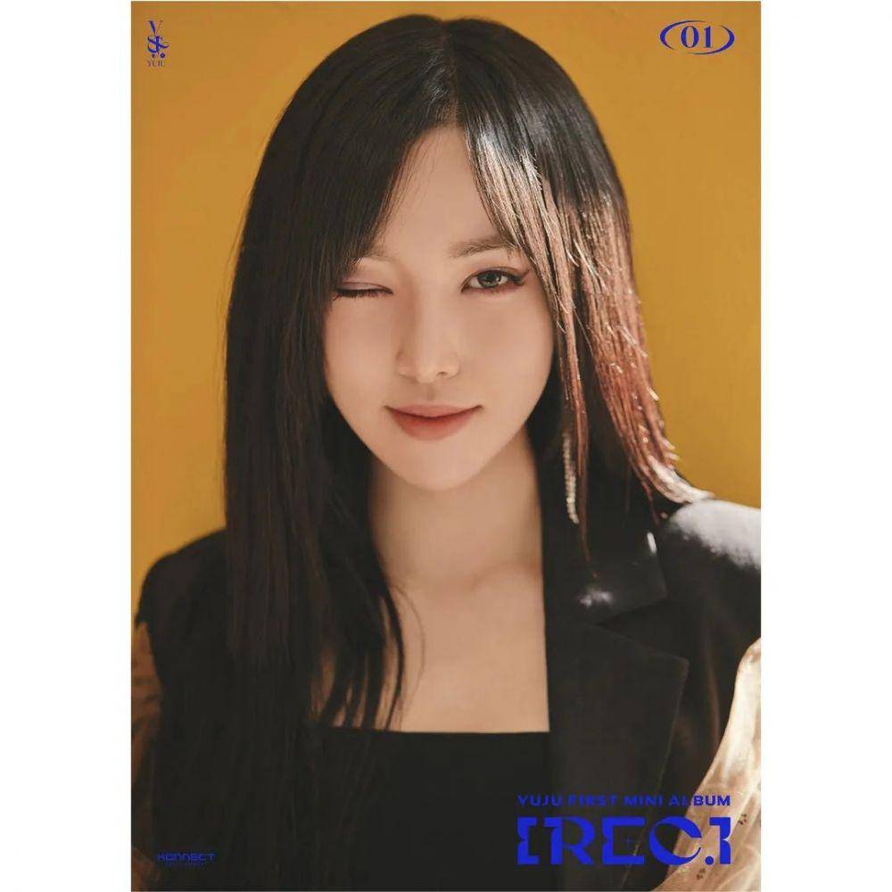 Yuju di konsep foto pertama untuk mini album pertamanya, REC (instagram.com/yuju_konnectent)