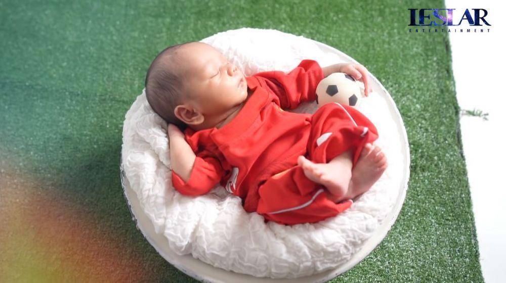 pemotretan newborn baby Leslar (youtube/Leslar Entertainment)