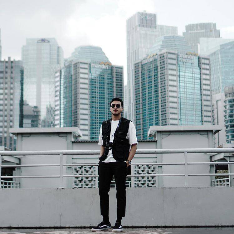 Ide padu padan kasual ala Ibrahim Risyad (instagram.com/ibrhmrsyd)
