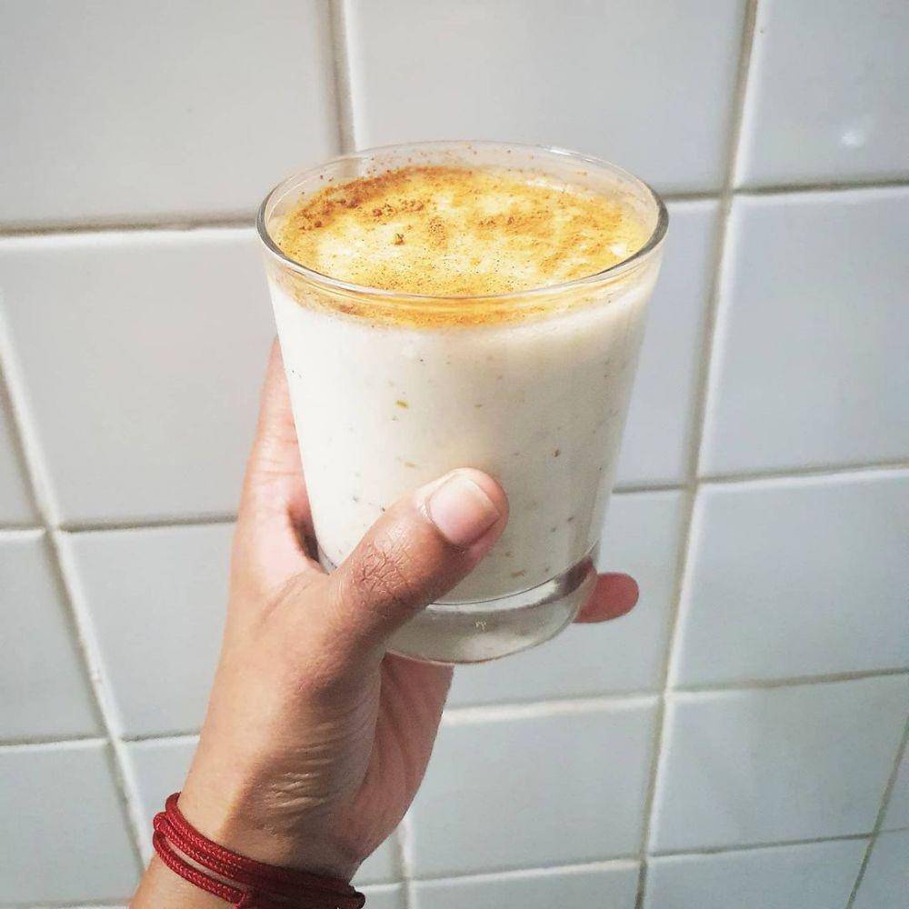 Smoothie pisang kurma (instagram.com/uma_cooks)