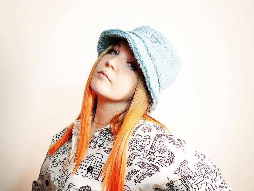 Musisi Katie Sky, pelantun lagu "Monsters" (instagram.com/katiesky)