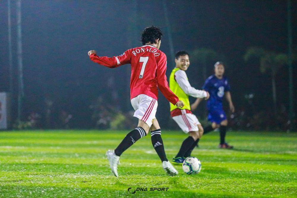 potret Pamungkas saat bermain sepak bola (instagram.com/pamunqkas)