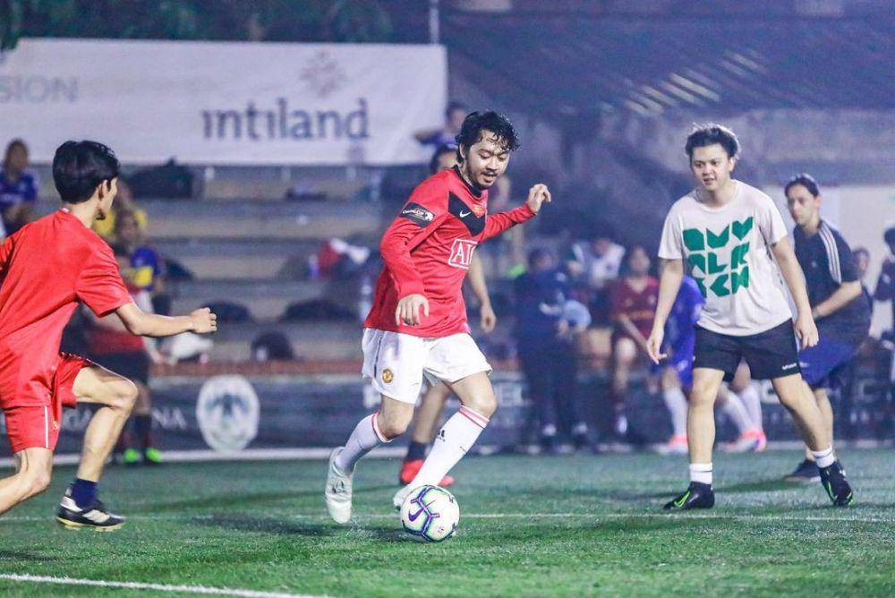 potret Pamungkas saat bermain sepak bola (instagram.com/pamunqkas)