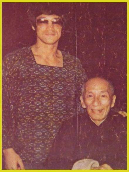 Potret Bruce Lee dan gurunya, Ip Man. (lawofthefist.com)