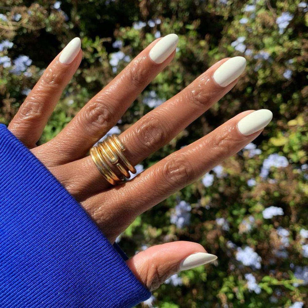 ilustrasi nail art (instagram.com/oliveandjune)