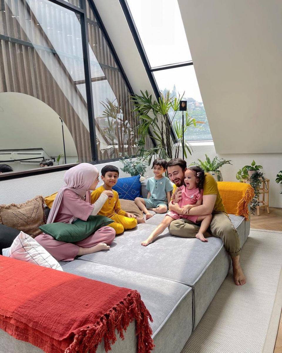 keluarga Irvan Farhad (instagram.com/hamidahrachmayanti)