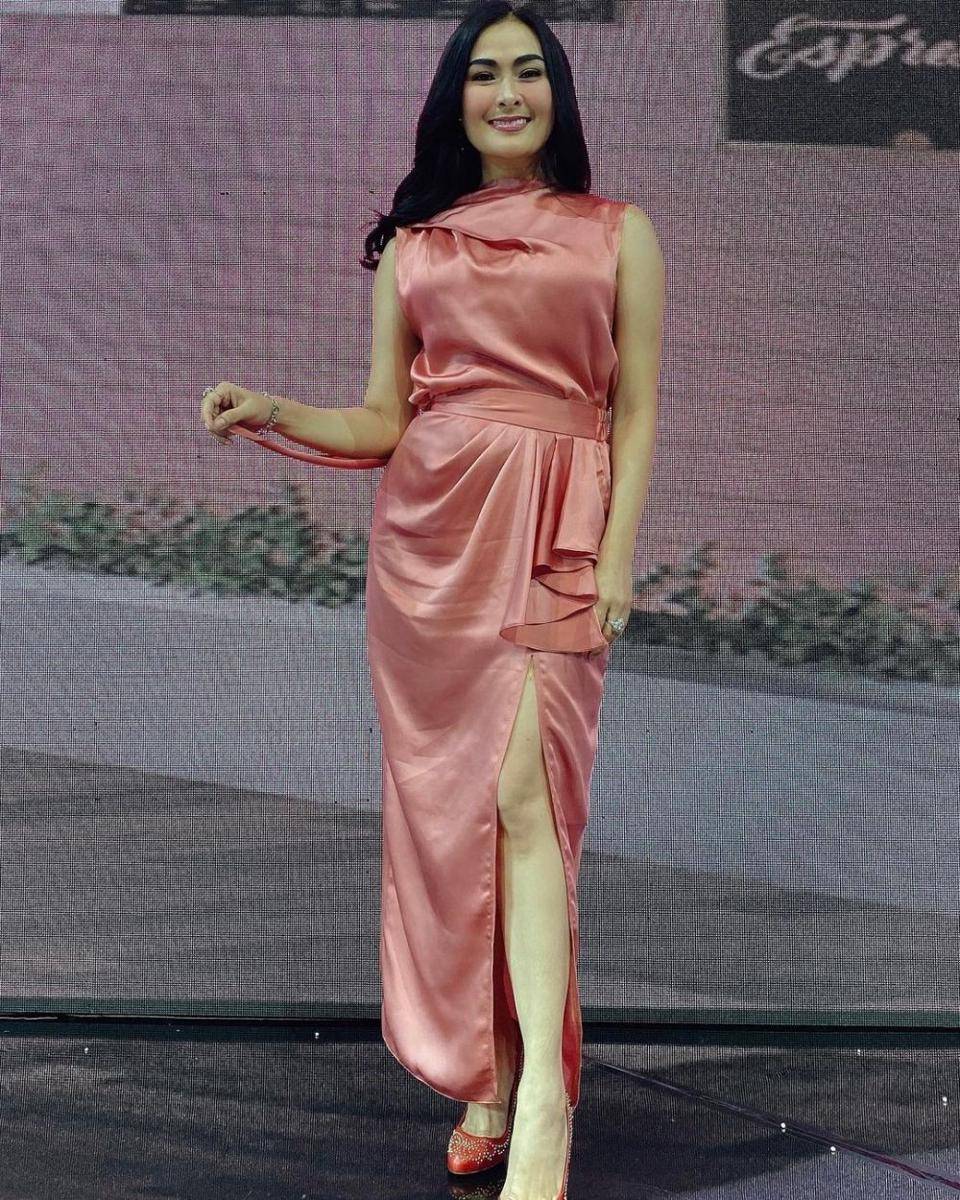 Iis Dahlia (instagram.com/isdadahlia)