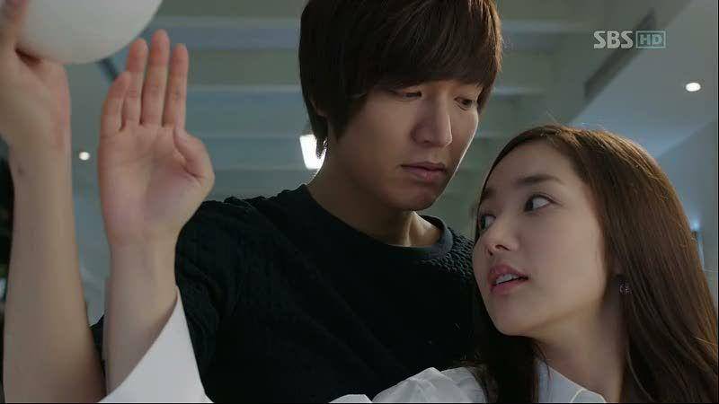 Lee MIn Ho dan Park Min Young di KDrama City Hunter (dok. SBS/City Hunter)